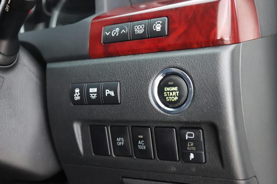 Toyota Alphard vaihtoauto