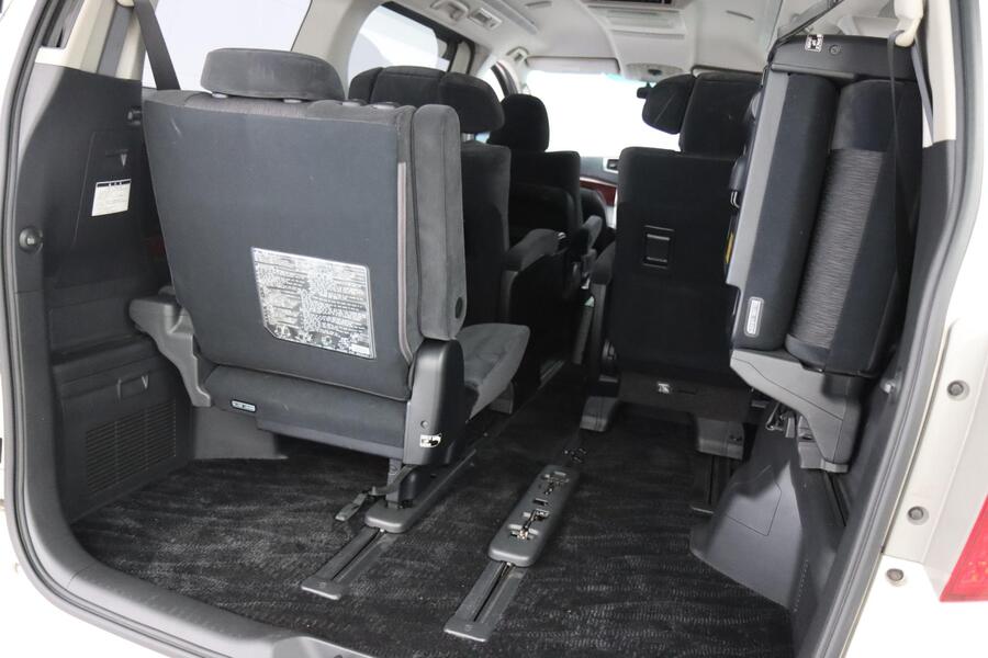 Toyota Alphard vaihtoauto