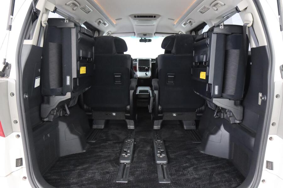 Toyota Alphard vaihtoauto