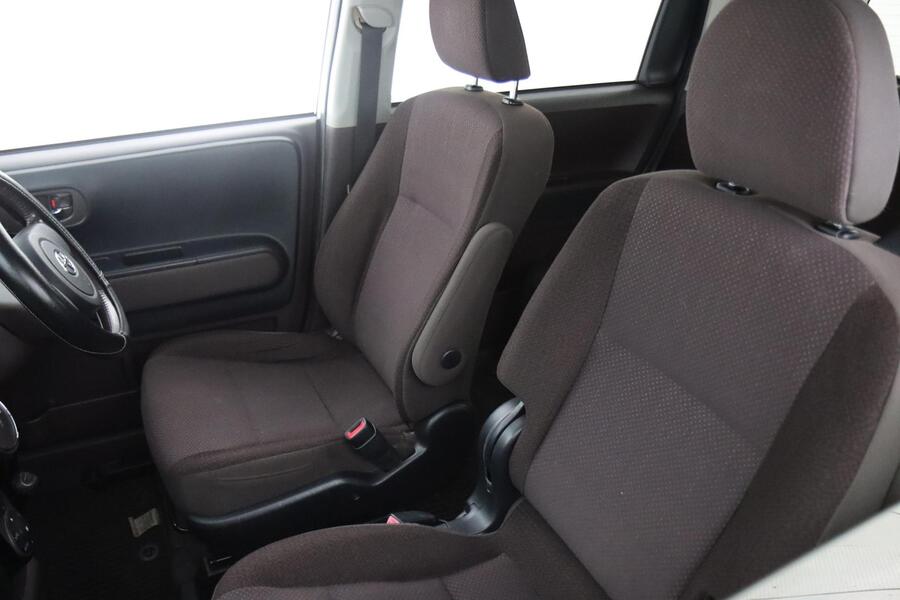 Toyota BB vaihtoauto