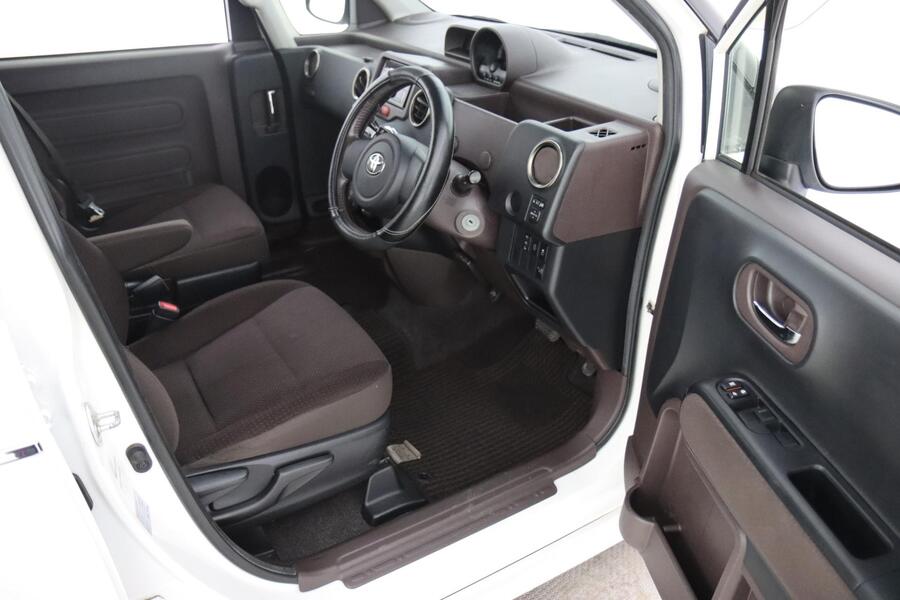 Toyota BB vaihtoauto