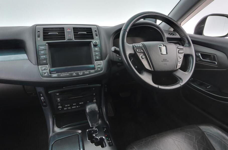 Toyota Crown vaihtoauto