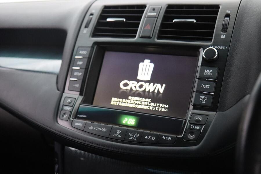 Toyota Crown vaihtoauto