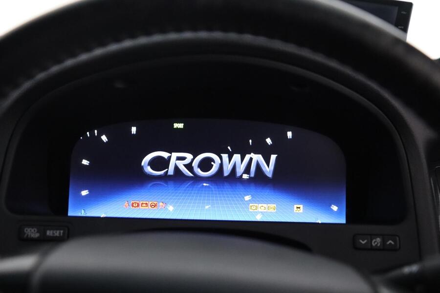 Toyota Crown vaihtoauto