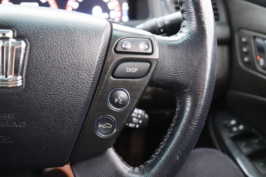 Toyota Crown vaihtoauto