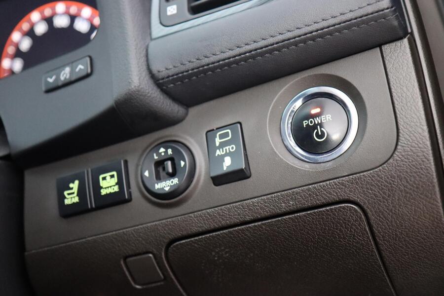 Toyota Crown vaihtoauto