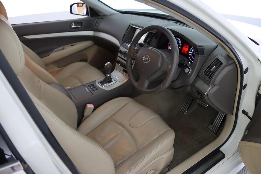 Nissan Skyline vaihtoauto