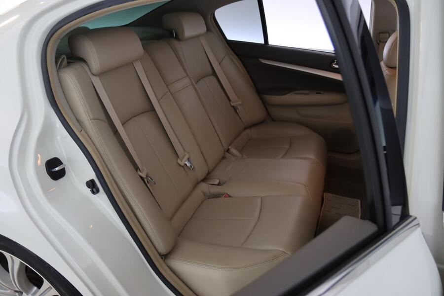 Nissan Skyline vaihtoauto