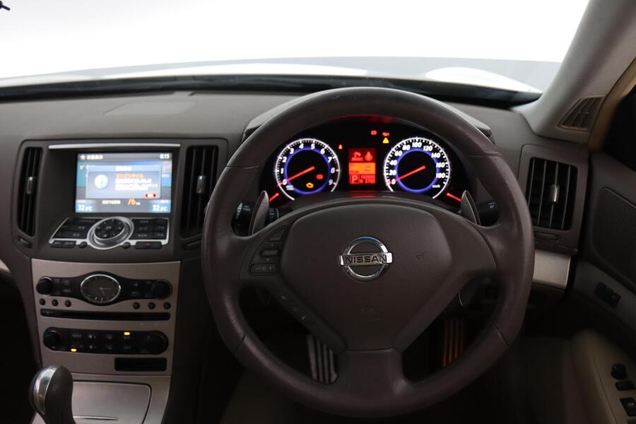 Nissan Skyline vaihtoauto