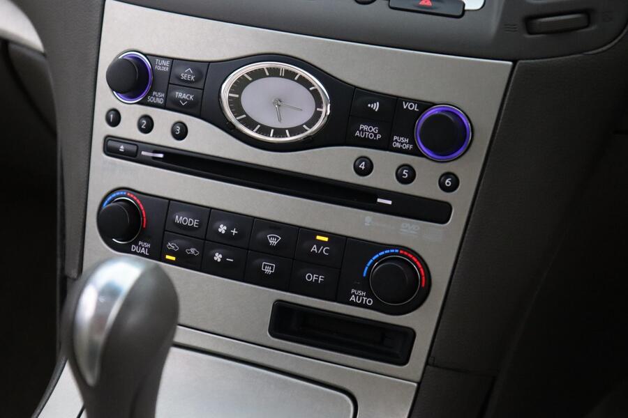 Nissan Skyline vaihtoauto