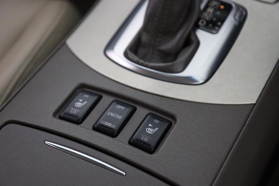 Nissan Skyline vaihtoauto