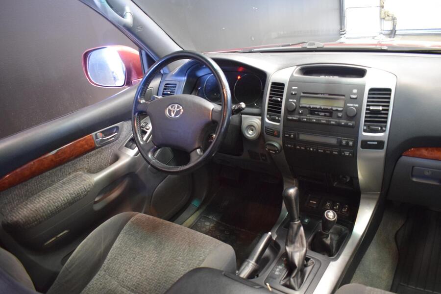 Toyota Land Cruiser vaihtoauto