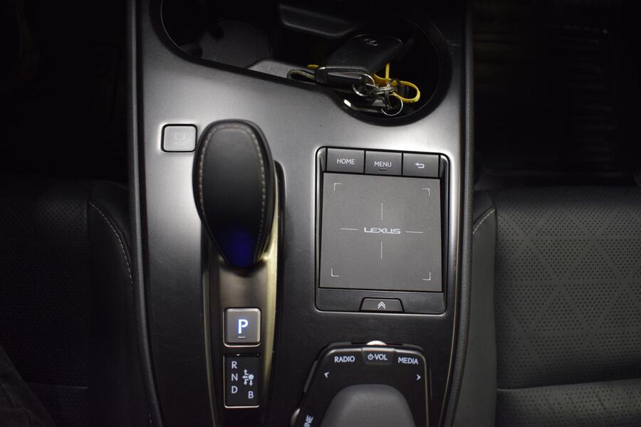 Lexus UX vaihtoauto