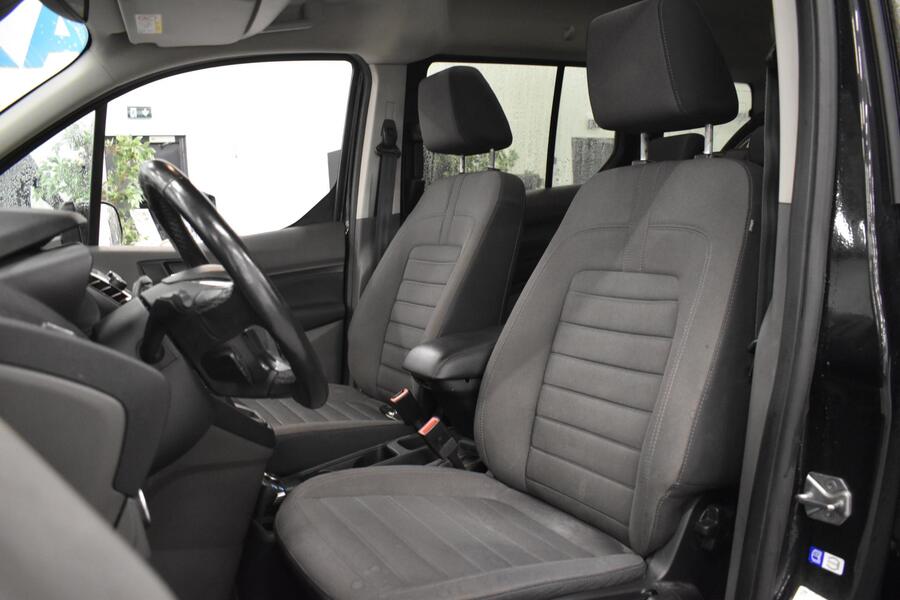 Ford Grand Tourneo Connect vaihtoauto