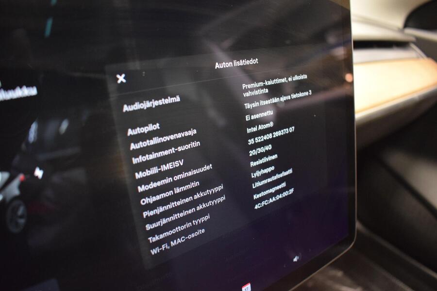 Tesla Model 3 vaihtoauto