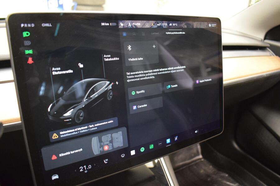 Tesla Model 3 vaihtoauto