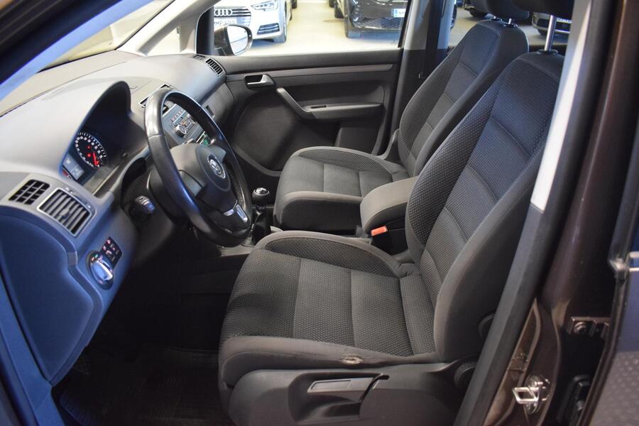 Volkswagen Touran vaihtoauto