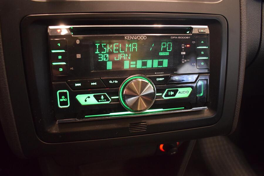 Volkswagen Touran vaihtoauto