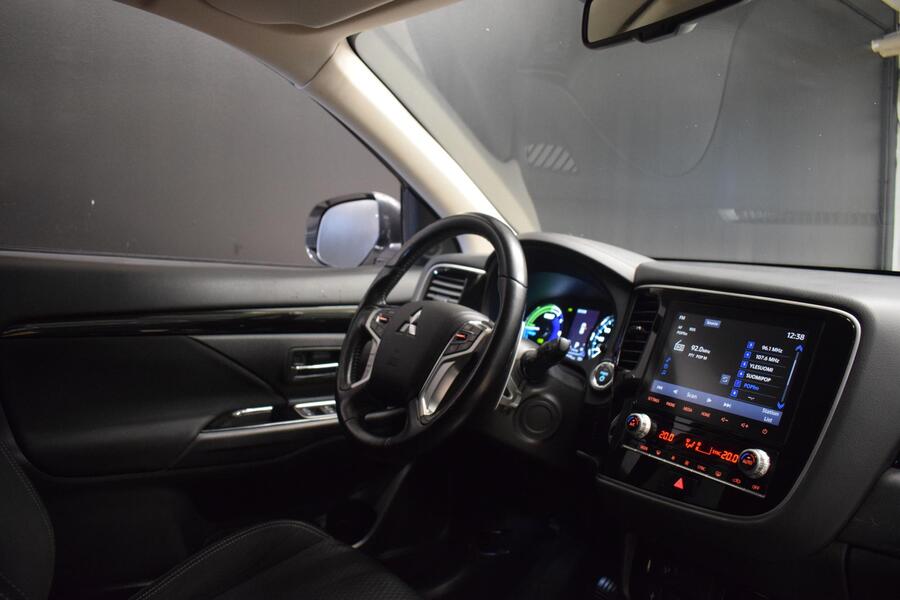 Mitsubishi Outlander PHEV vaihtoauto