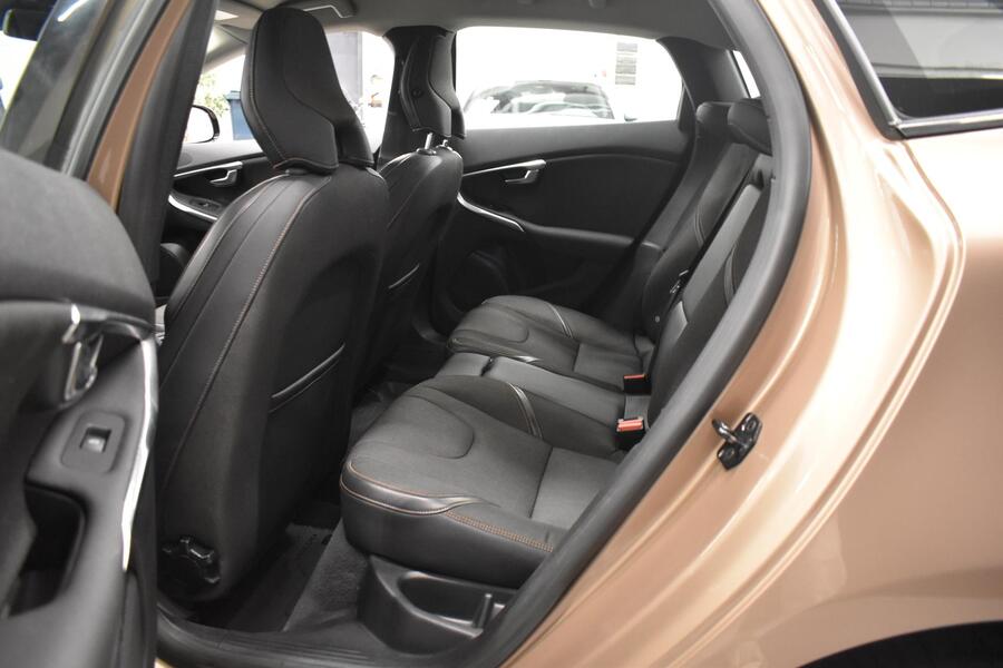 Volvo V40 Cross Country vaihtoauto