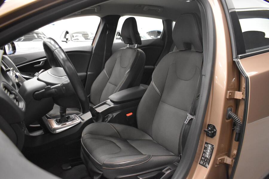 Volvo V40 Cross Country vaihtoauto