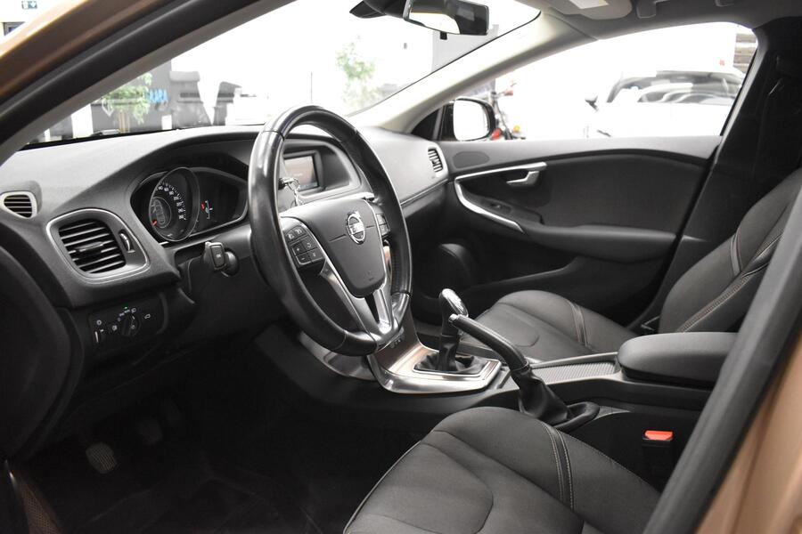 Volvo V40 Cross Country vaihtoauto