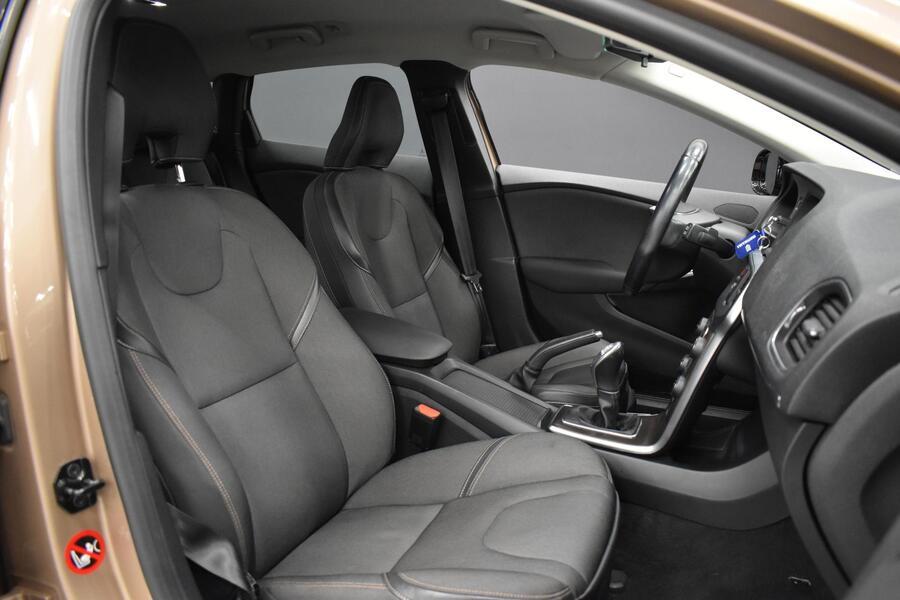 Volvo V40 Cross Country vaihtoauto