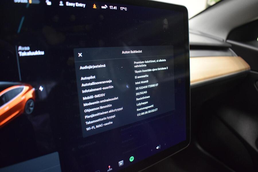 Tesla Model 3 vaihtoauto