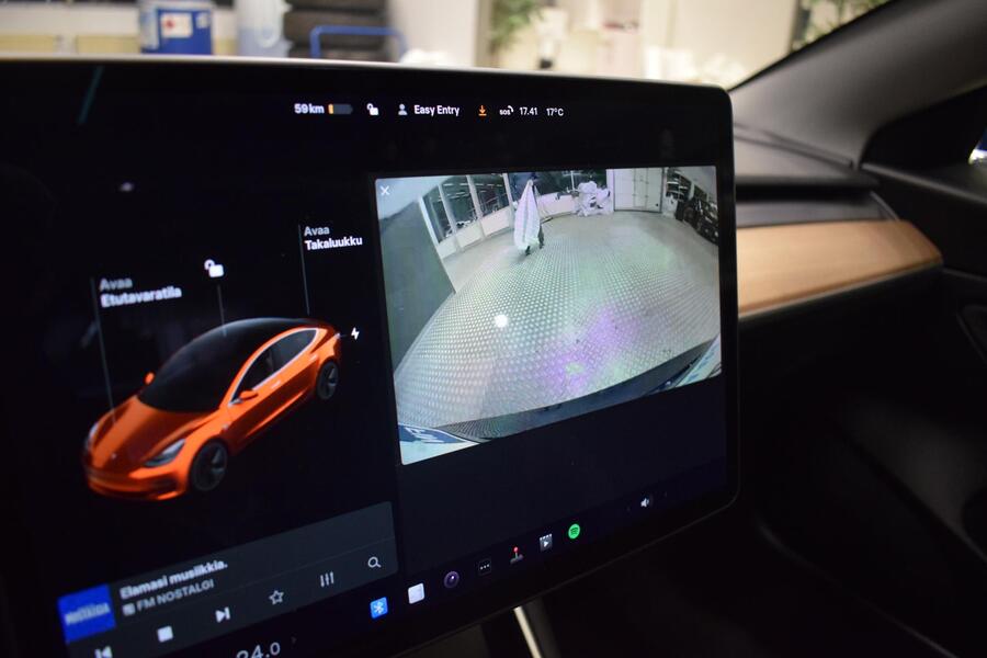 Tesla Model 3 vaihtoauto