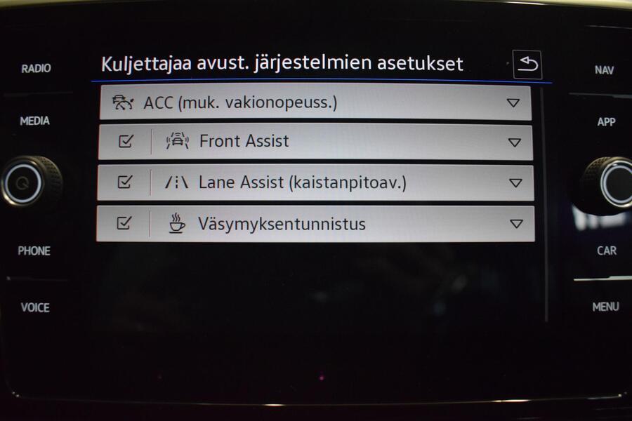 Volkswagen T-Roc vaihtoauto