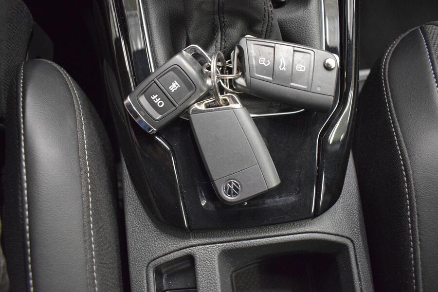 Volkswagen T-Roc vaihtoauto