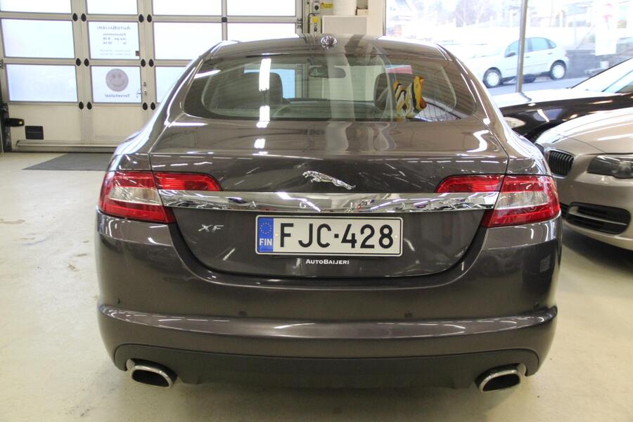 Jaguar XF vaihtoauto
