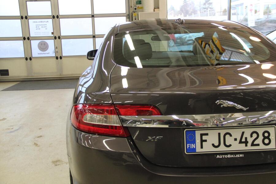 Jaguar XF vaihtoauto