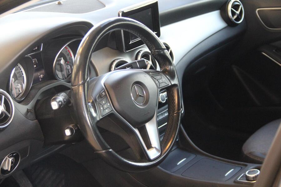 Mercedes-Benz GLA vaihtoauto