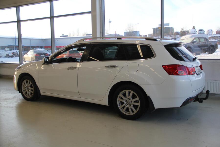 Honda Accord vaihtoauto