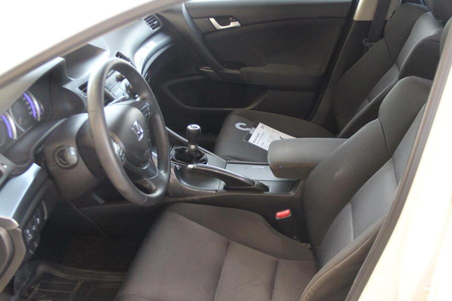 Honda Accord vaihtoauto