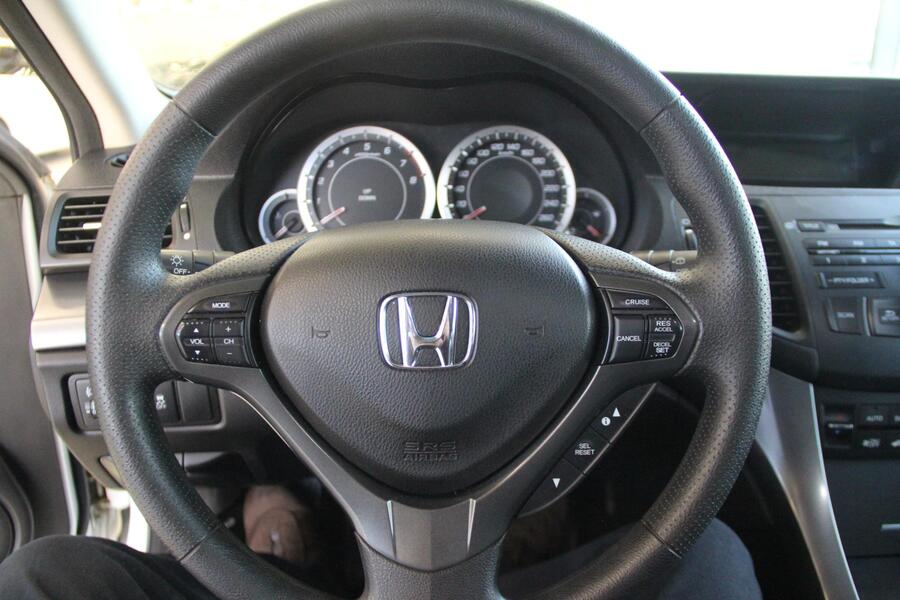 Honda Accord vaihtoauto