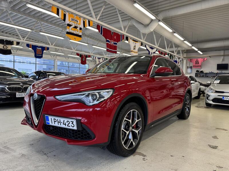 Alfa Romeo Stelvio vaihtoauto