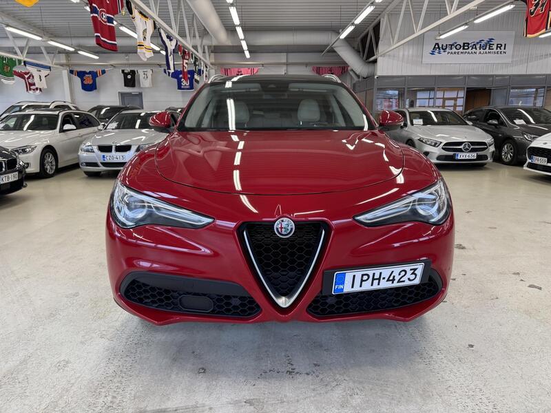 Alfa Romeo Stelvio vaihtoauto