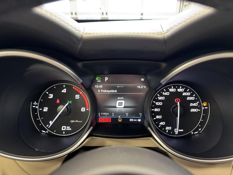 Alfa Romeo Stelvio vaihtoauto