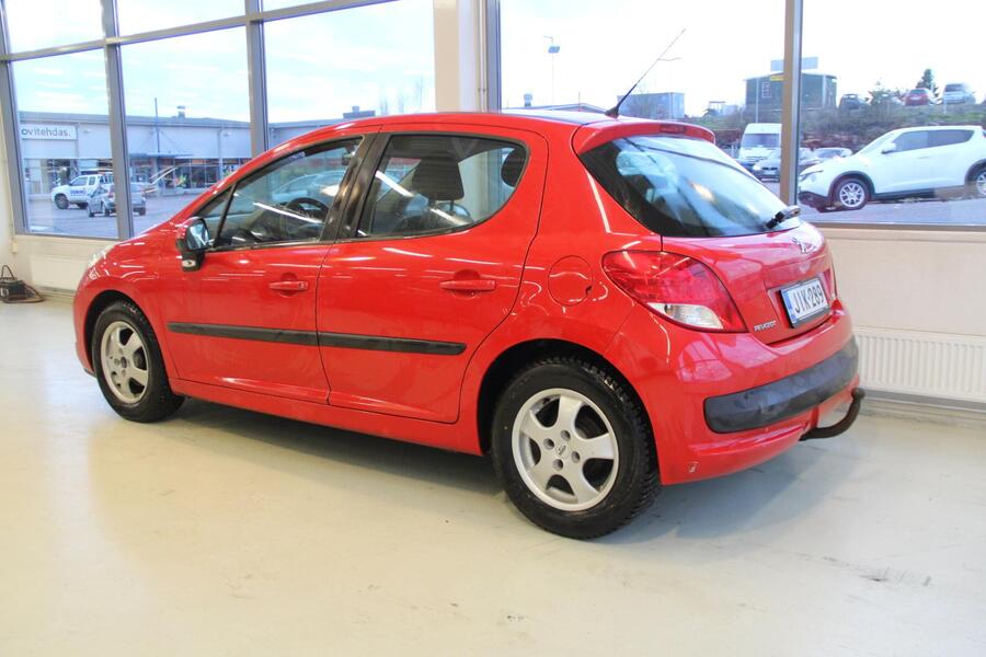 Peugeot 207 vaihtoauto