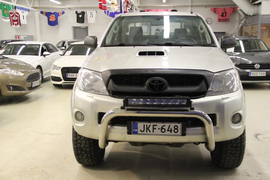 Toyota Hilux vaihtoauto