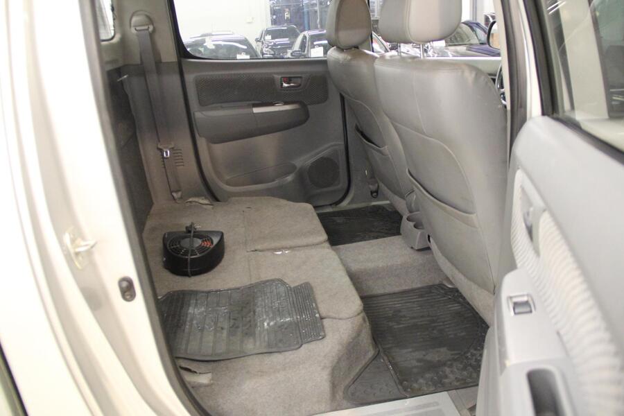 Toyota Hilux vaihtoauto