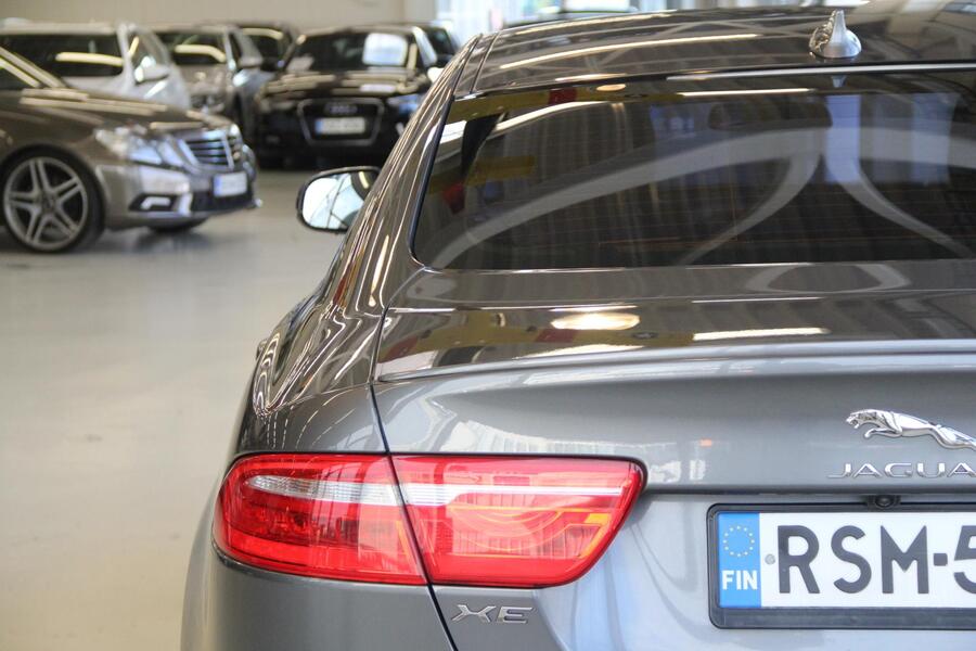 Jaguar XE vaihtoauto