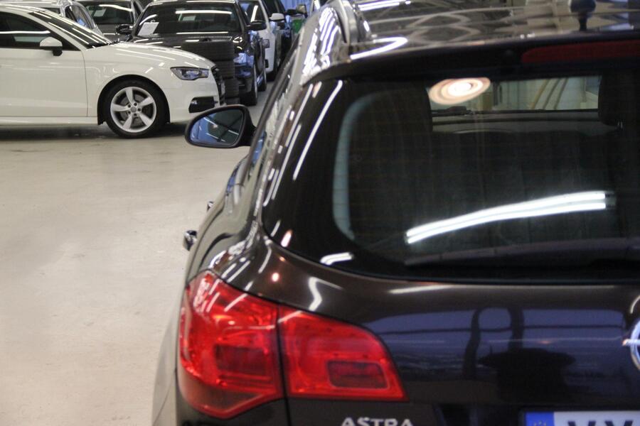 Opel Astra vaihtoauto