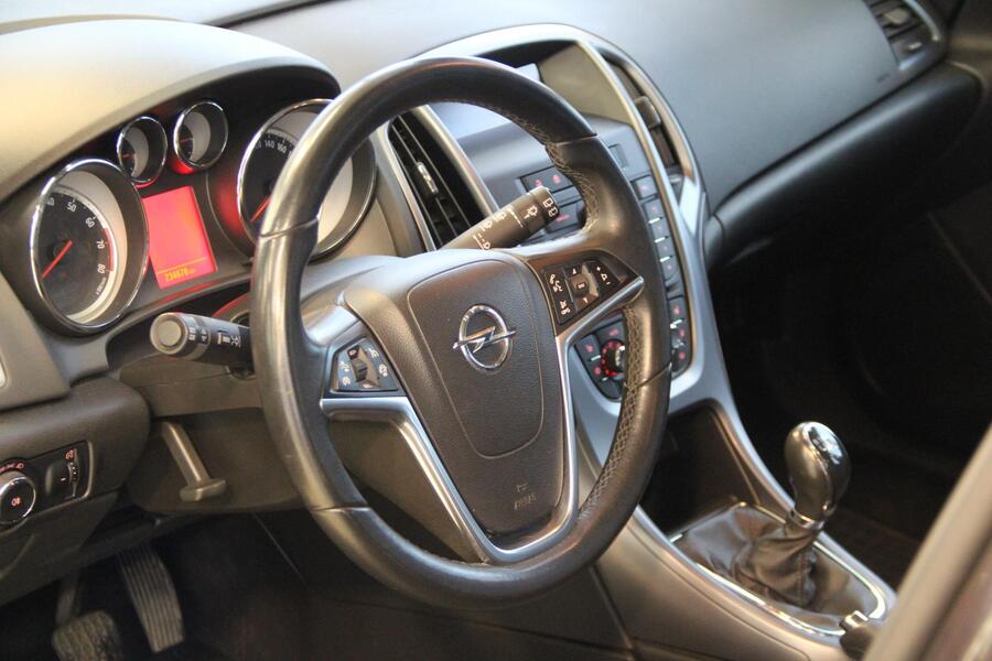 Opel Astra vaihtoauto