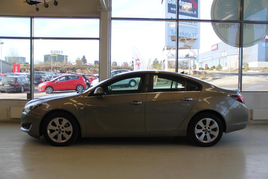 Opel Insignia vaihtoauto