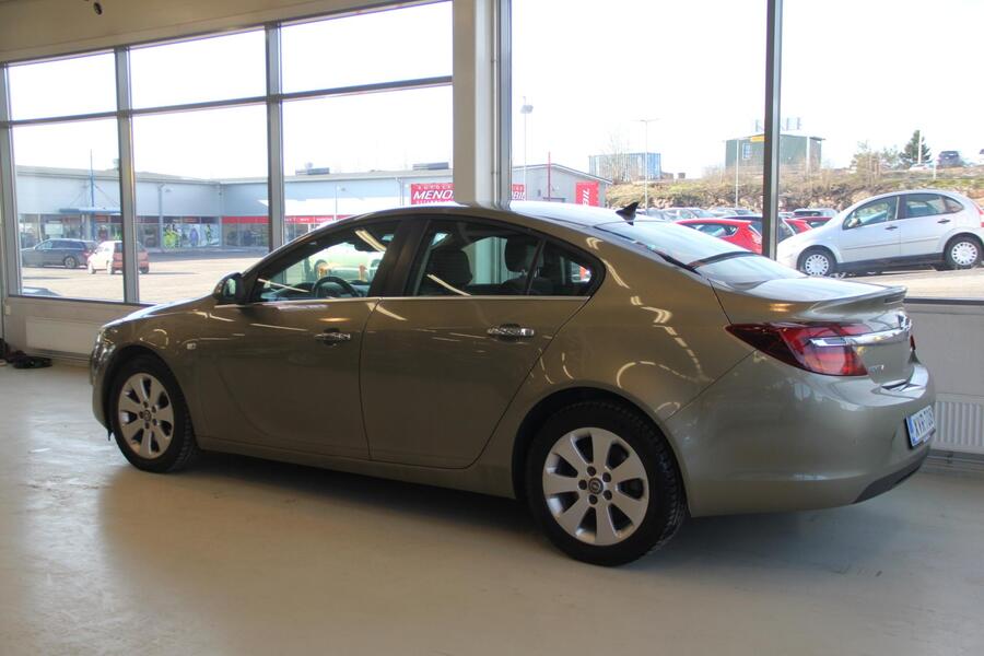 Opel Insignia vaihtoauto