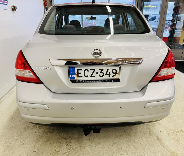 Nissan Tiida vaihtoauto