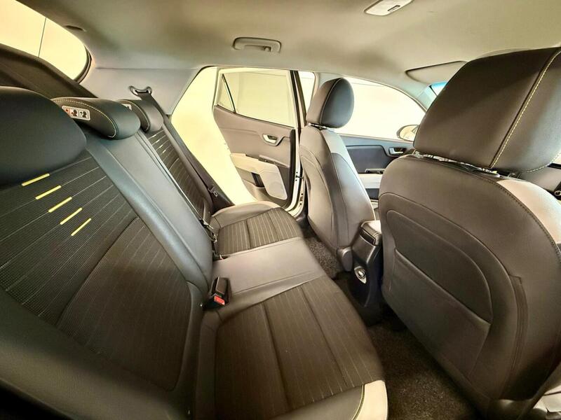 Kia Stonic vaihtoauto